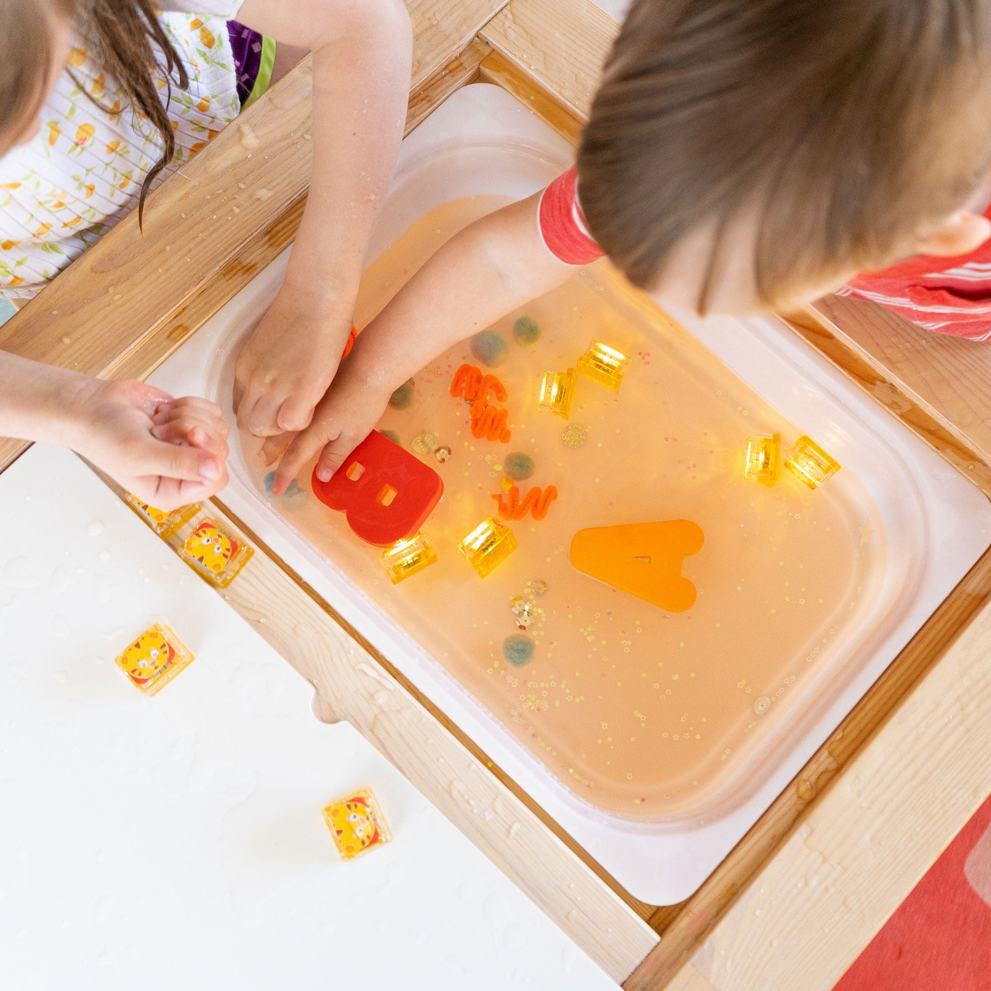 Daniel Tiger - Light Up Cubes 4pk